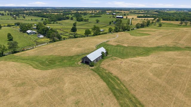 1010 Escondida Road, Paris, KY 40361