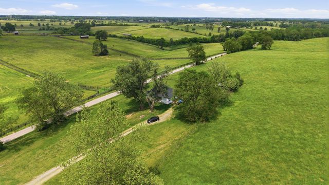 1010 Escondida Road, Paris, KY 40361