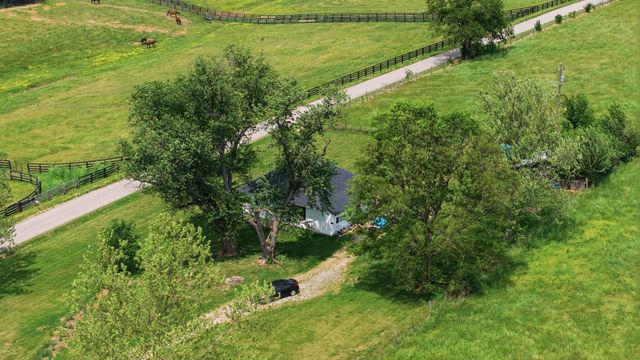 1010 Escondida Road, Paris, KY 40361