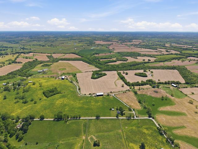 1010 Escondida Road, Paris, KY 40361