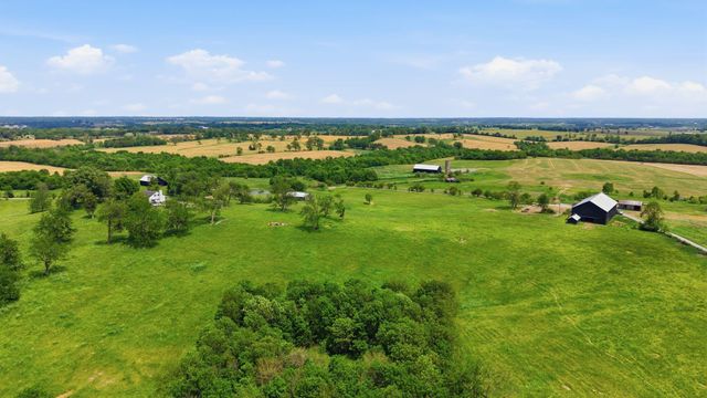1010 Escondida Road, Paris, KY 40361