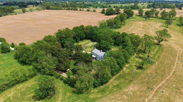 1010 Escondida Road, Paris, KY 40361
