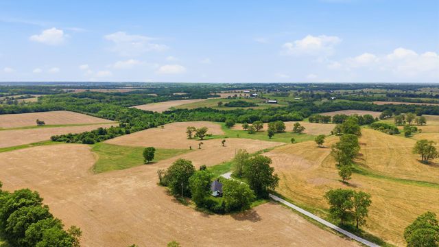 1010 Escondida Road, Paris, KY 40361