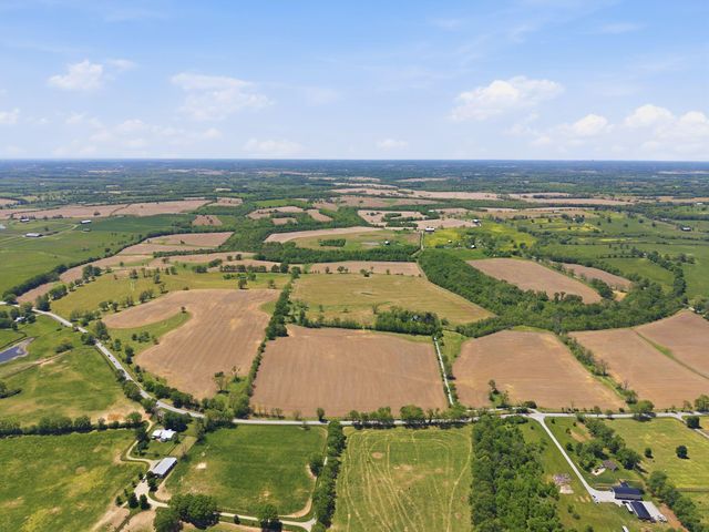 1010 Escondida Road, Paris, KY 40361