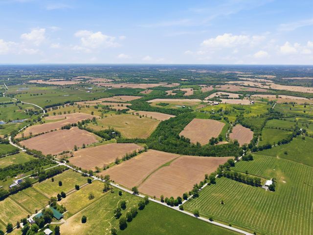 1010 Escondida Road, Paris, KY 40361