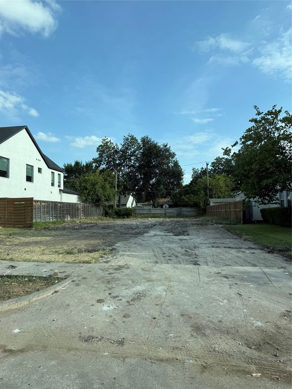 3708 Durango Drive, Dallas, TX 75220 — exterior