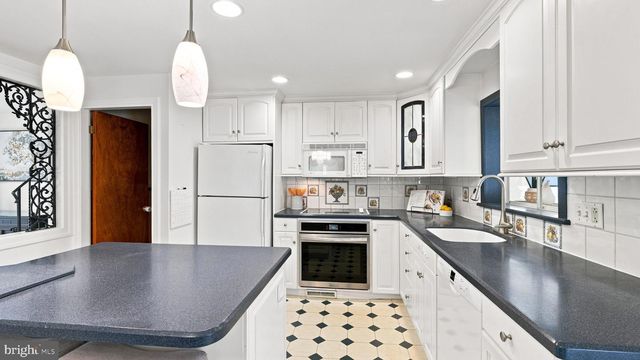 1126 PINEGROVE AVE, Lansdale, PA 19446