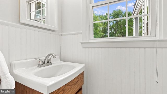 1126 PINEGROVE AVE, Lansdale, PA 19446
