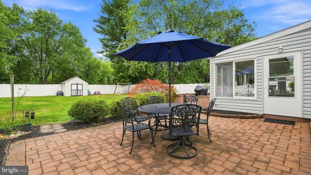 1126 PINEGROVE AVE, Lansdale, PA 19446