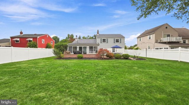 1126 PINEGROVE AVE, Lansdale, PA 19446