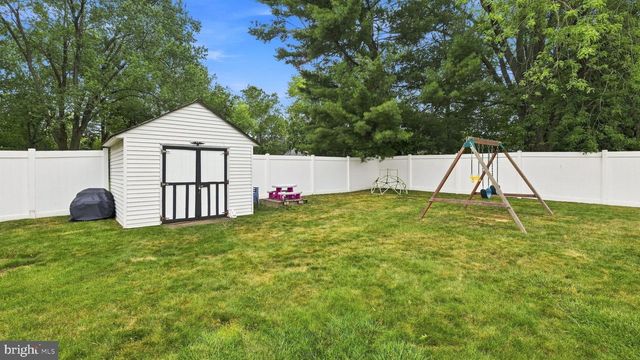 1126 PINEGROVE AVE, Lansdale, PA 19446