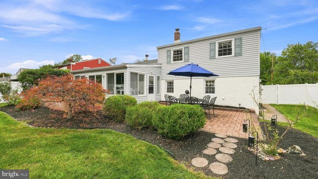 1126 PINEGROVE AVE, Lansdale, PA 19446