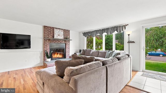 1126 PINEGROVE AVE, Lansdale, PA 19446
