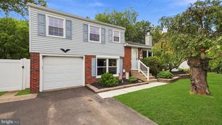 1126 PINEGROVE AVE, Lansdale, PA 19446
