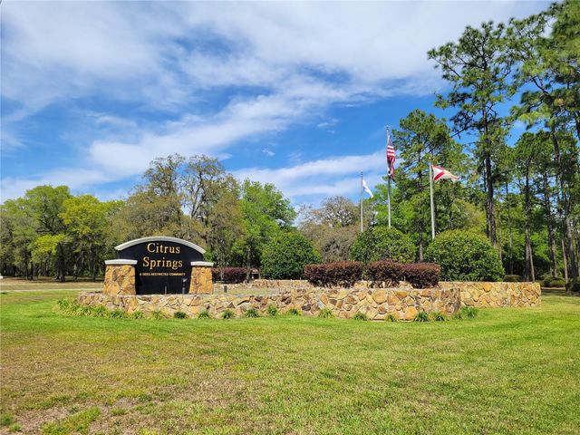 10522 N ELKCAM BOULEVARD, Citrus Springs, FL 34433