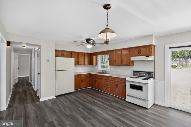 13996 LAKEVIEW DR, Gainesville, VA 20155