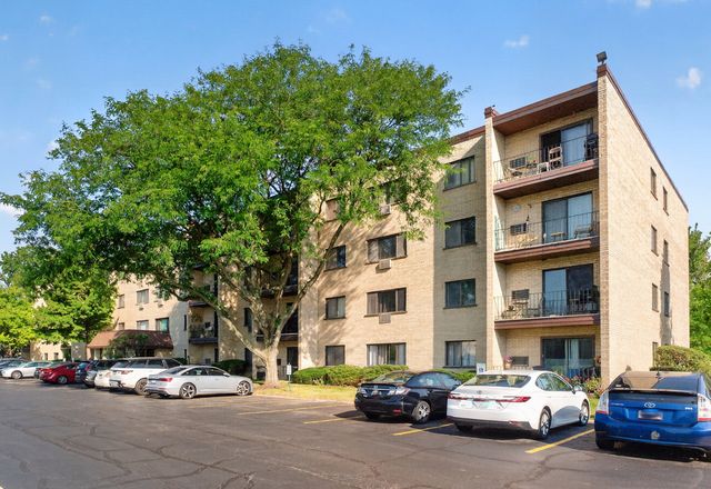 7211 Wolf Road 109A, Indian Head Park, IL 60525