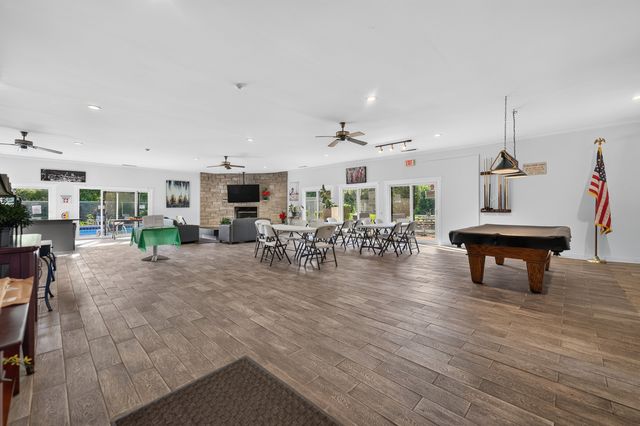 7211 Wolf Road 109A, Indian Head Park, IL 60525