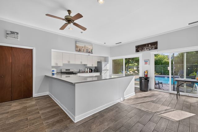 7211 Wolf Road 109A, Indian Head Park, IL 60525