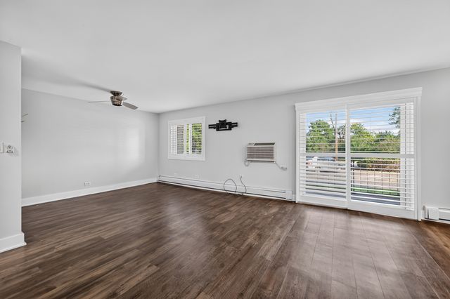 7211 Wolf Road 109A, Indian Head Park, IL 60525