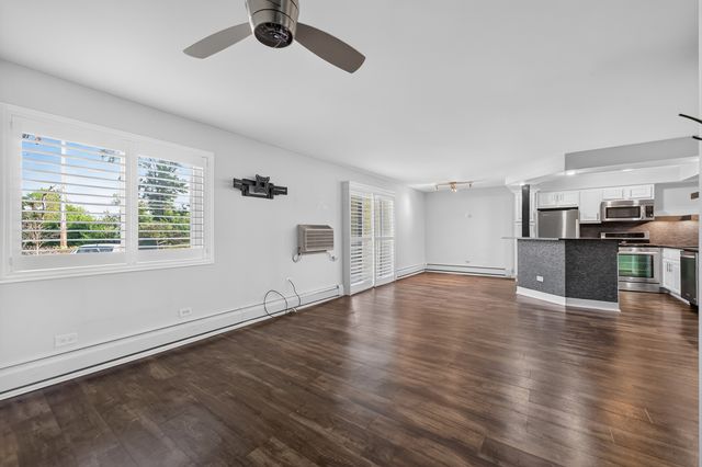 7211 Wolf Road 109A, Indian Head Park, IL 60525