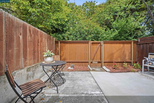 1888 Tesoro Ct, Pinole, CA 94564