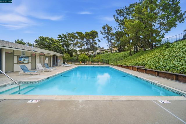1888 Tesoro Ct, Pinole, CA 94564