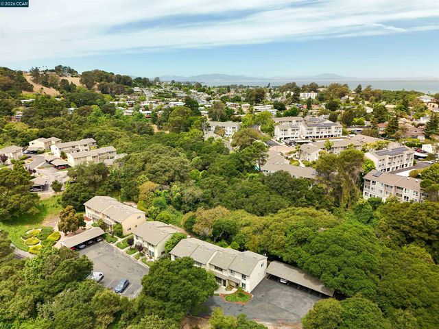 1888 Tesoro Ct, Pinole, CA 94564