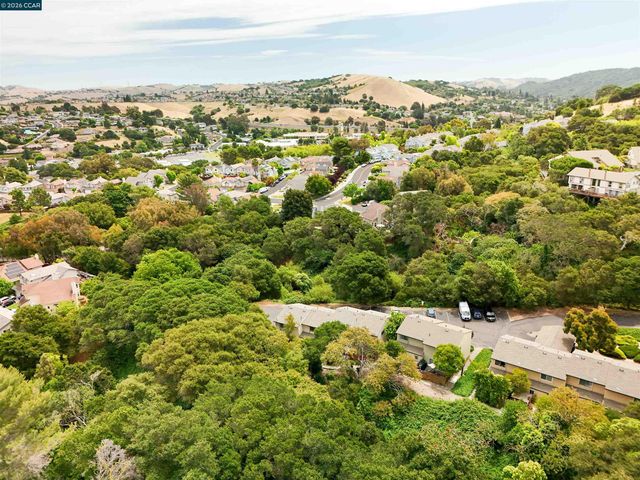 1888 Tesoro Ct, Pinole, CA 94564