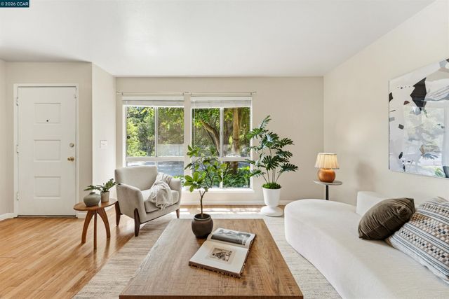 1888 Tesoro Ct, Pinole, CA 94564