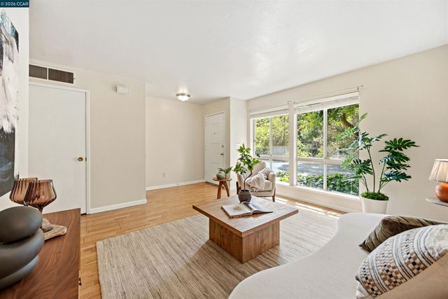 1888 Tesoro Ct, Pinole, CA 94564