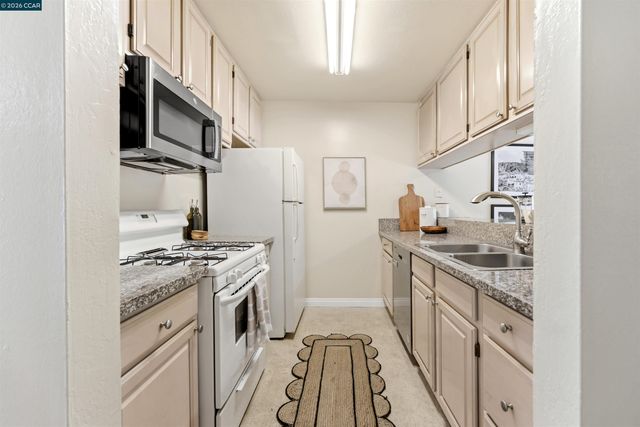 1888 Tesoro Ct, Pinole, CA 94564