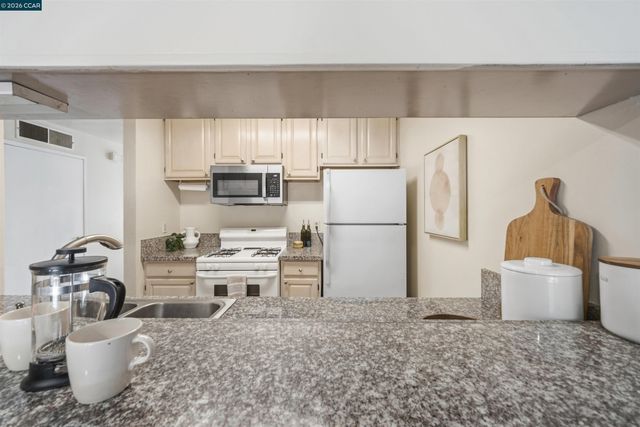 1888 Tesoro Ct, Pinole, CA 94564