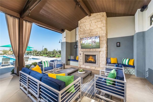 2785 E Berry Loop Privado, Ontario, CA 91761