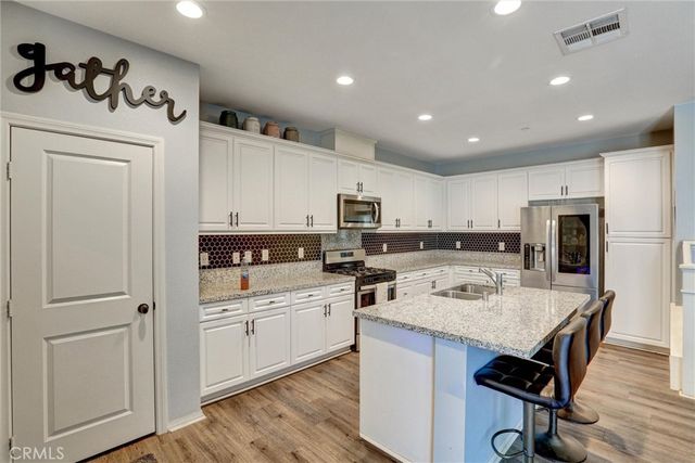 2785 E Berry Loop Privado, Ontario, CA 91761