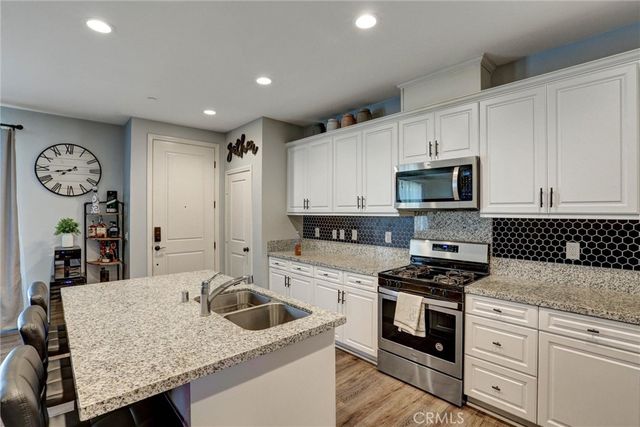 2785 E Berry Loop Privado, Ontario, CA 91761