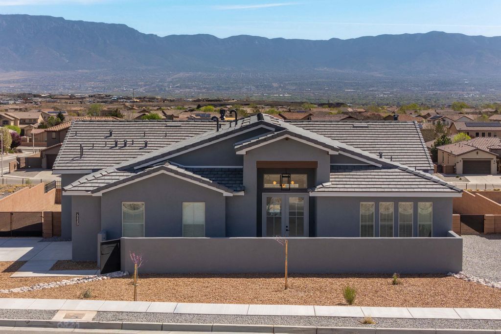 6820 Quivira Drive NW, Albuquerque, NM 87120