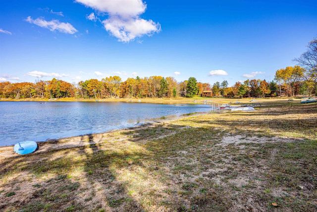 W7980 Glacier Lane, Oxford, WI 53952