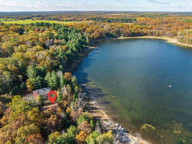 W7980 Glacier Lane, Oxford, WI 53952