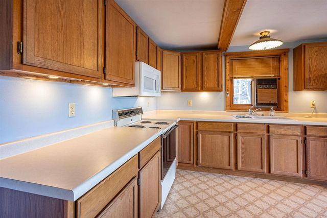 W7980 Glacier Lane, Oxford, WI 53952