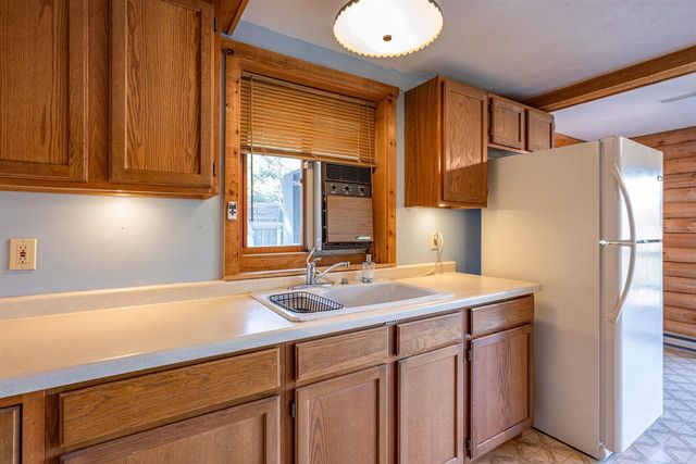 W7980 Glacier Lane, Oxford, WI 53952