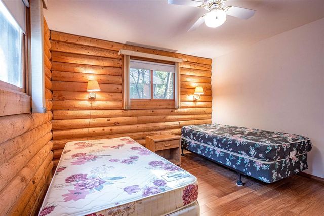 W7980 Glacier Lane, Oxford, WI 53952