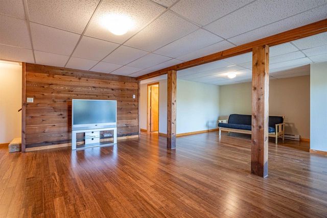 W7980 Glacier Lane, Oxford, WI 53952