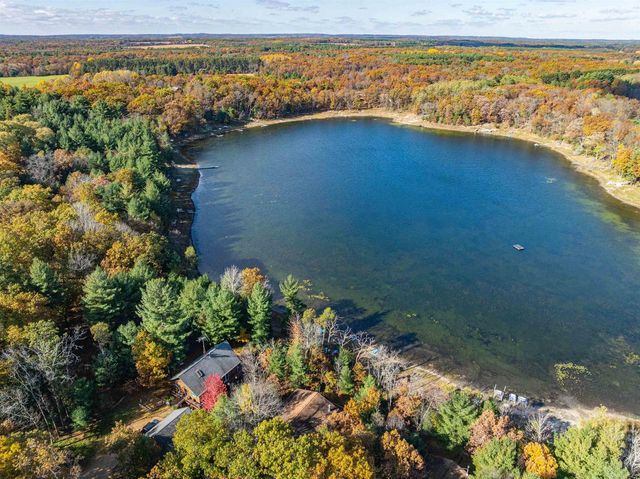 W7980 Glacier Lane, Oxford, WI 53952