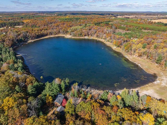 W7980 Glacier Lane, Oxford, WI 53952