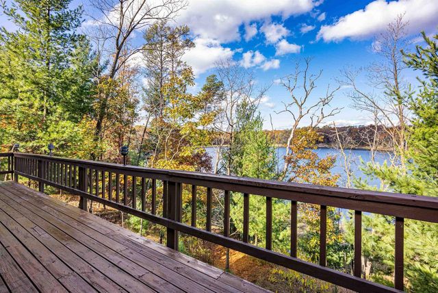 W7980 Glacier Lane, Oxford, WI 53952