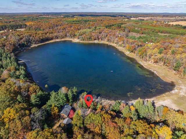 W7980 Glacier Lane, Oxford, WI 53952