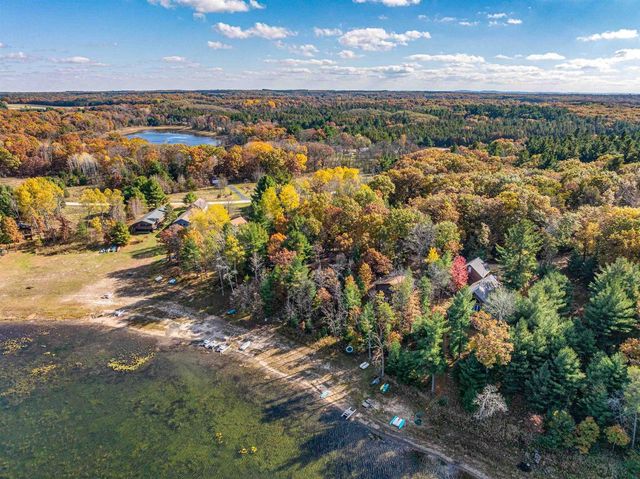 W7980 Glacier Lane, Oxford, WI 53952