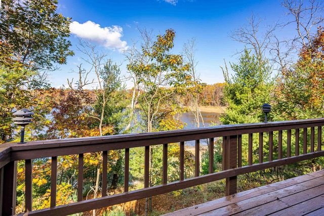 W7980 Glacier Lane, Oxford, WI 53952