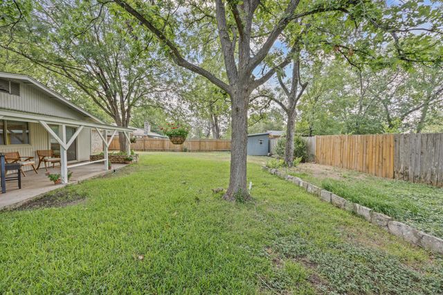3205 Whites DR, Austin, TX 78735